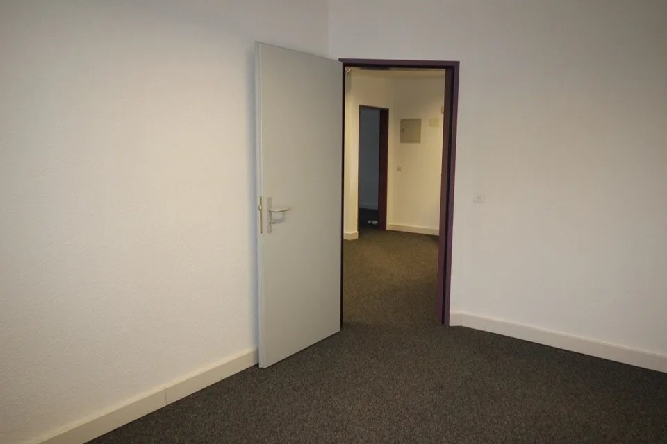 À louer ? Local commercial / bureaux d?environ 80 m² – photo 4 sur 13