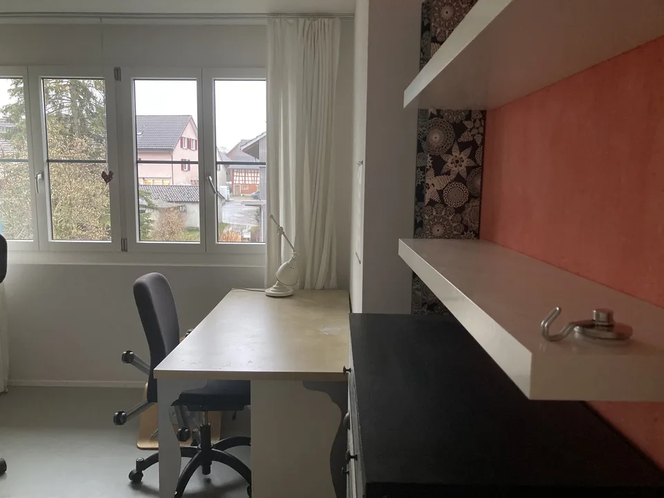 Helles Zimmer an ruhiger Lage mit Garten