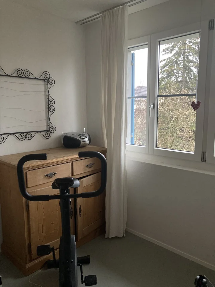 Helles Zimmer an ruhiger Lage mit Garten