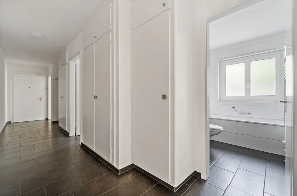 WG Zimmer in 5 Zimmerwohnung zu vermieten!