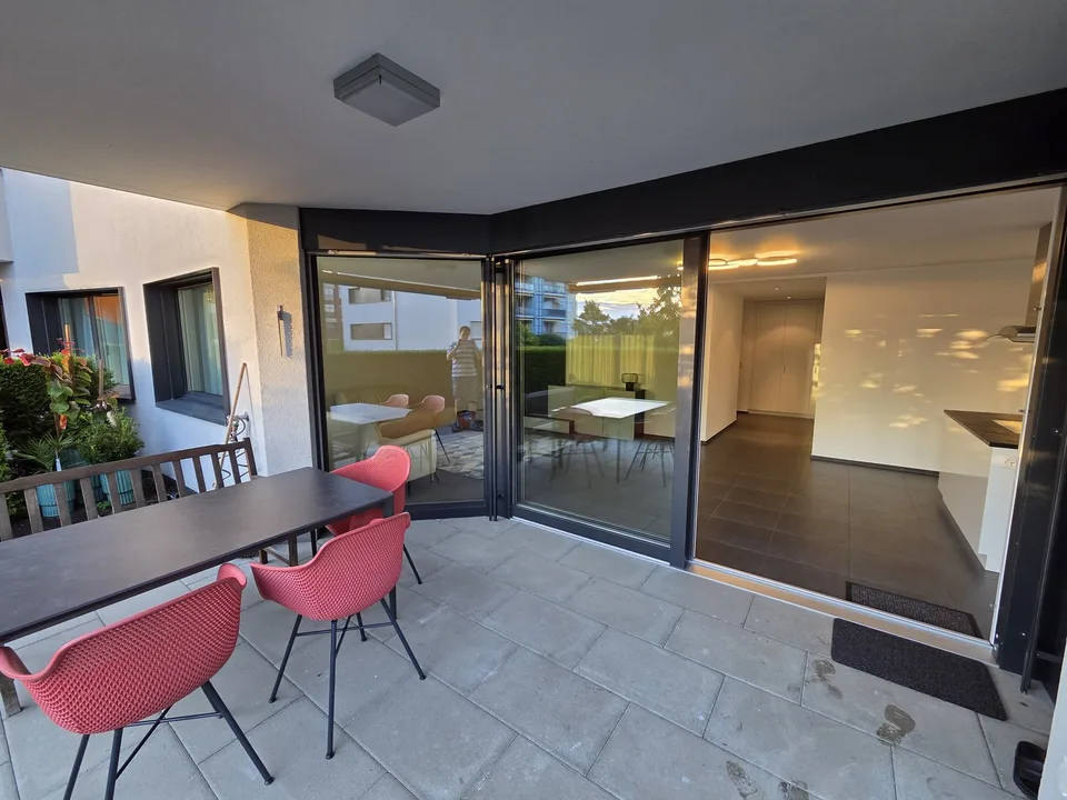 Fully Renovated & Furnished 3.5-Room Garden Apartment