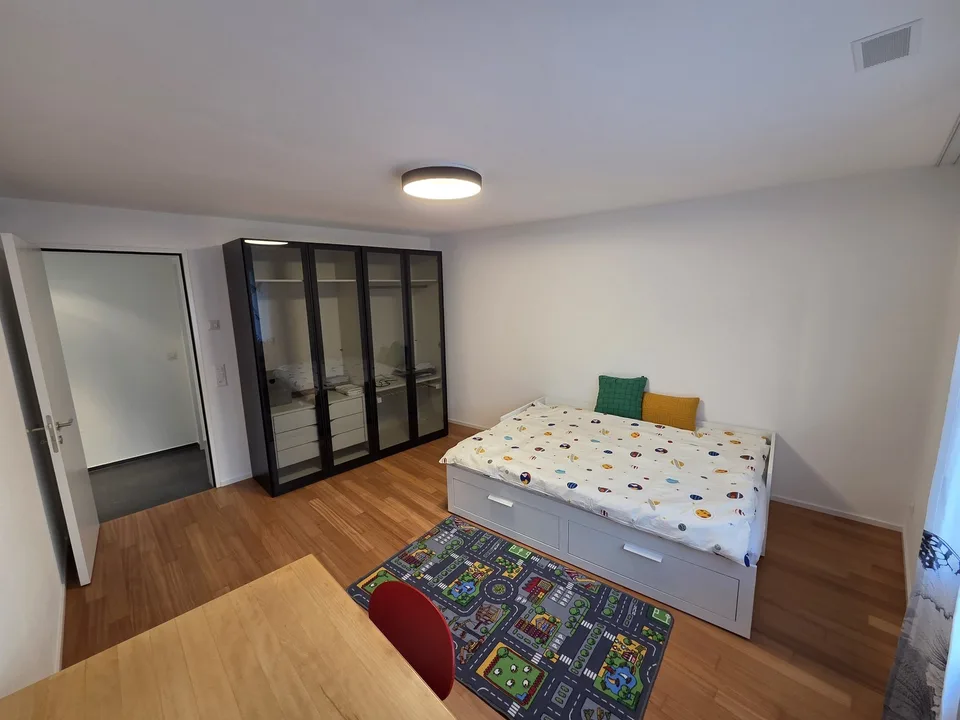 Fully Renovated & Furnished 3.5-Room Garden Apartment