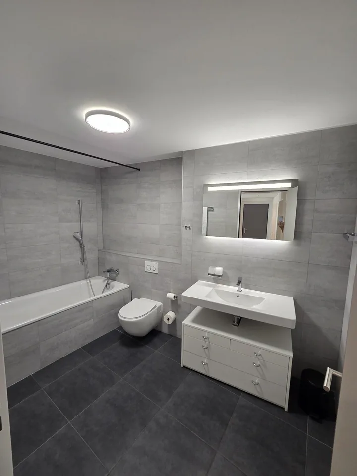 Fully Renovated & Furnished 3.5-Room Garden Apartment