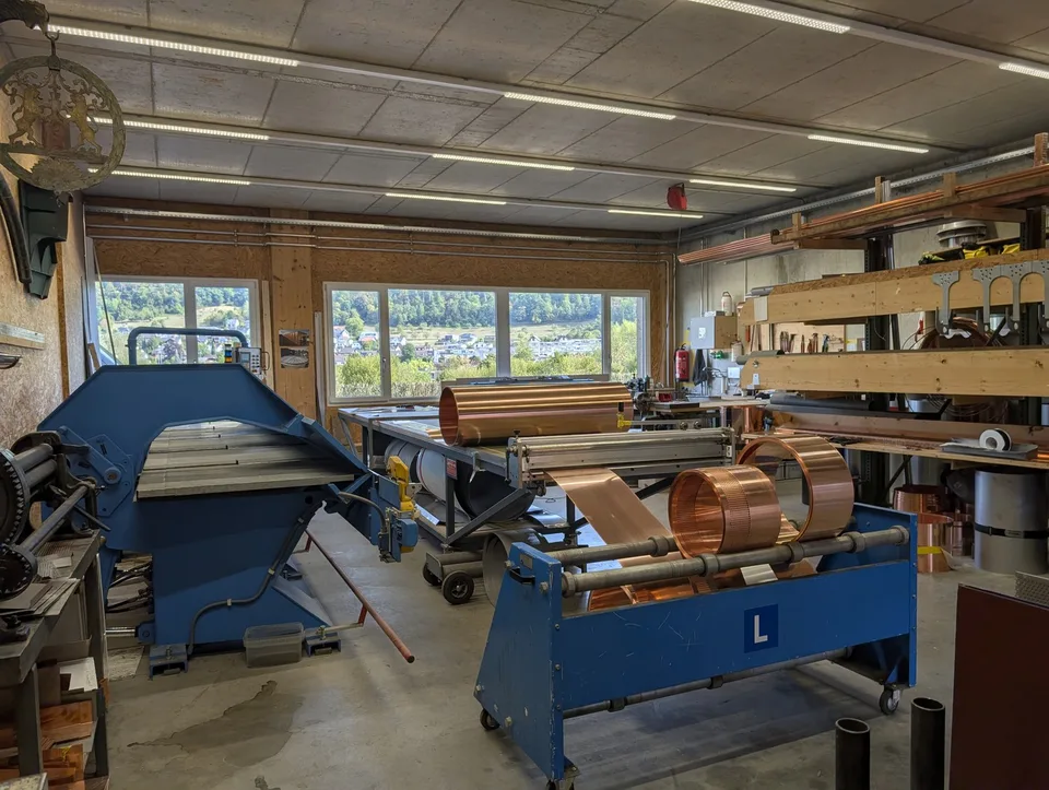 Gewerbehalle mit Kran, Lager und Büro in Lausen – Foto 3 von 14