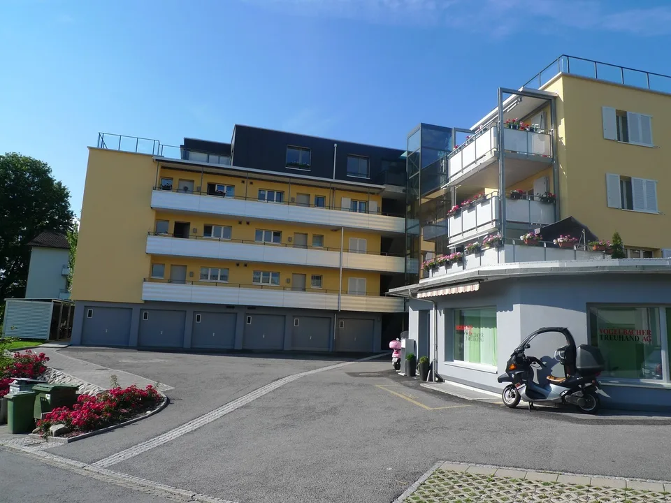 4.5 Zimmer-Wohnung im Hochparterre (Sitzplatz)