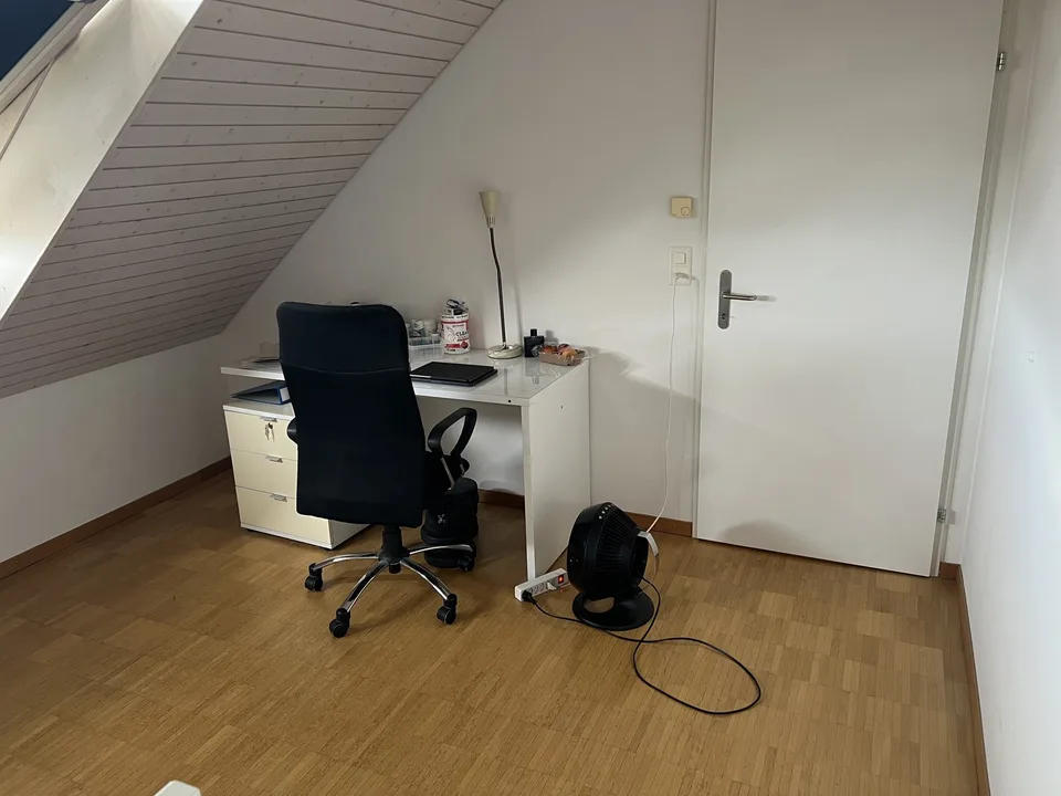 One room (13 m2) for rent in a 5.5-room duplex apartment