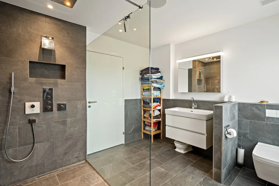 Rooms available in Shared House