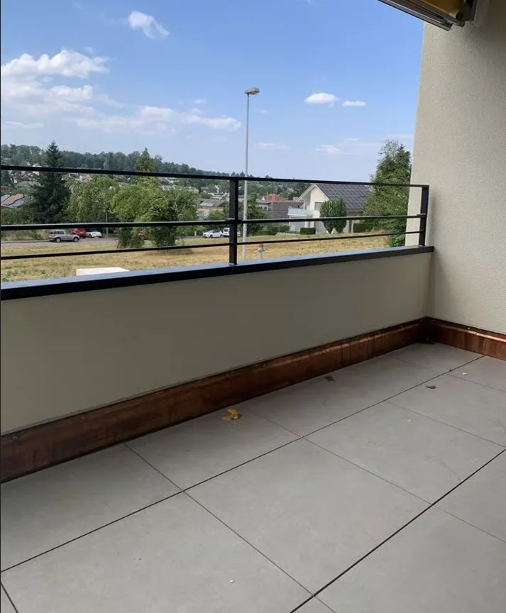 Umfassend sanierte 2.5-Zimmer-Wohnung mit Balkon in Bottmingen