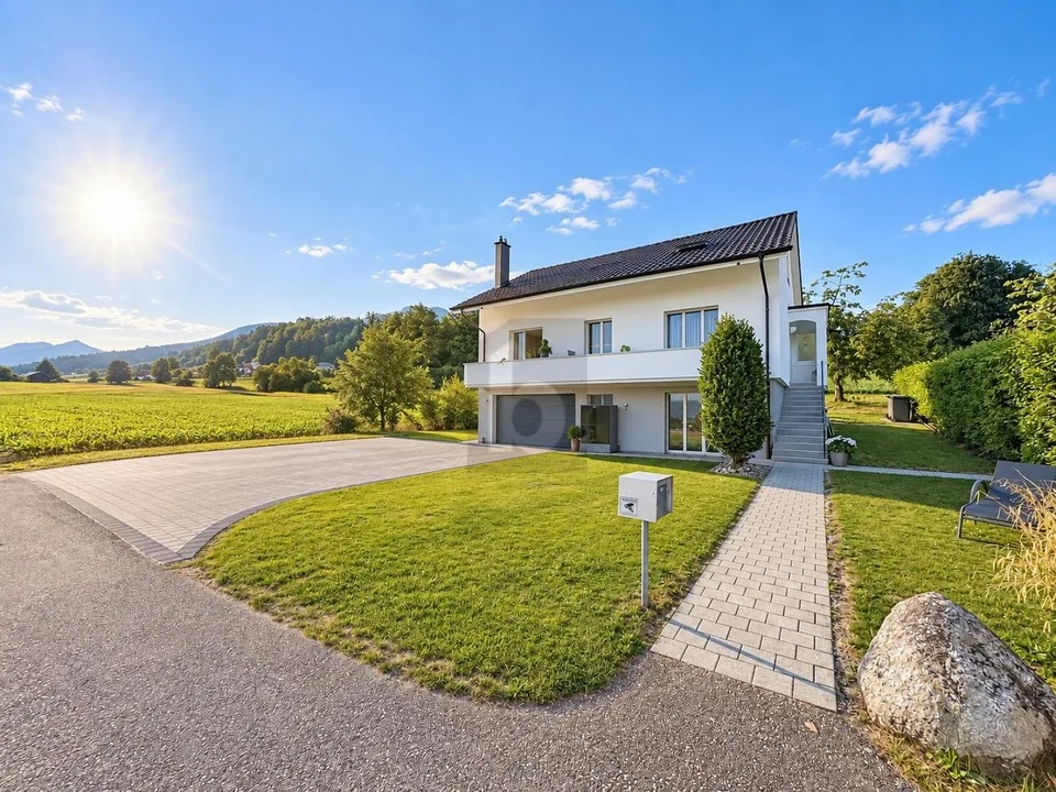 KOMPLETT SANIERT MIT PANORAMABLICK – photo 1 of 12