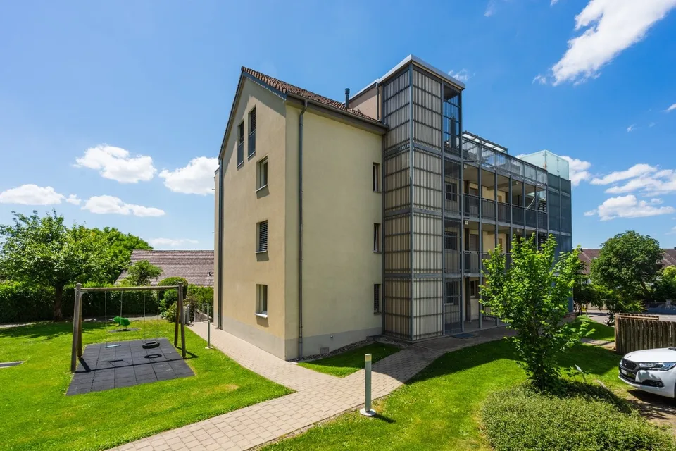 Helle 1.5-Zimmer-Wohnung mit Balkon und schönem Weitblick