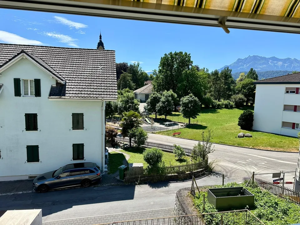Charmante 4.5-Zimmer-Wohnung mit Balkon in sonniger und ruhiger Lage
