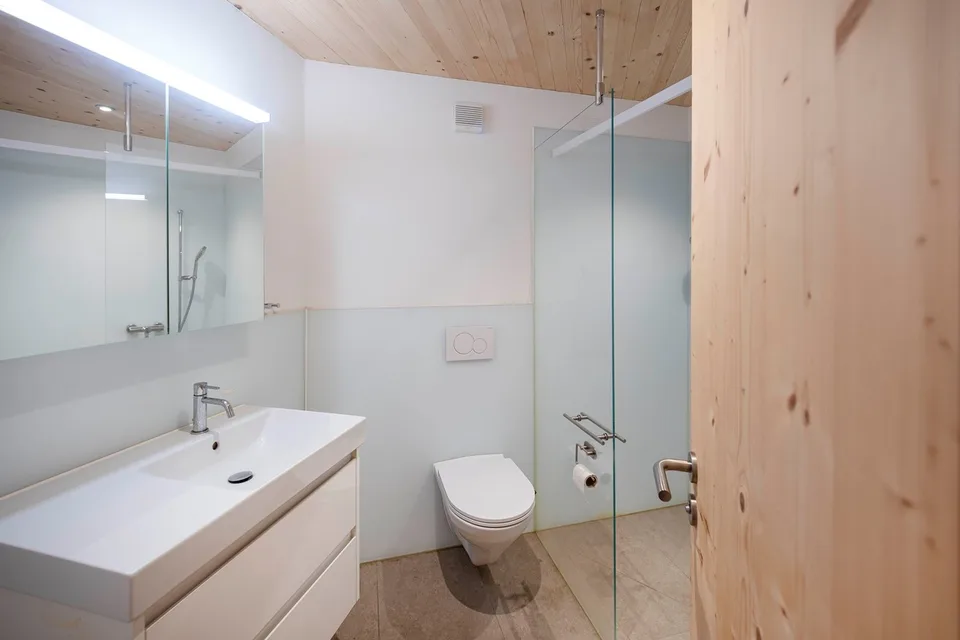 Modernes Wohnhaus mit separater Wohneinheit, Lift, Photovoltaik und viel Flexibilität – Foto 21 von 27