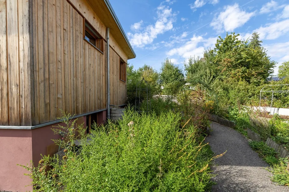 Modernes Wohnhaus mit separater Wohneinheit, Lift, Photovoltaik und viel Flexibilität – Foto 24 von 27