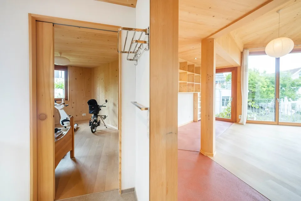 Modernes Wohnhaus mit separater Wohneinheit, Lift, Photovoltaik und viel Flexibilität – Foto 13 von 27