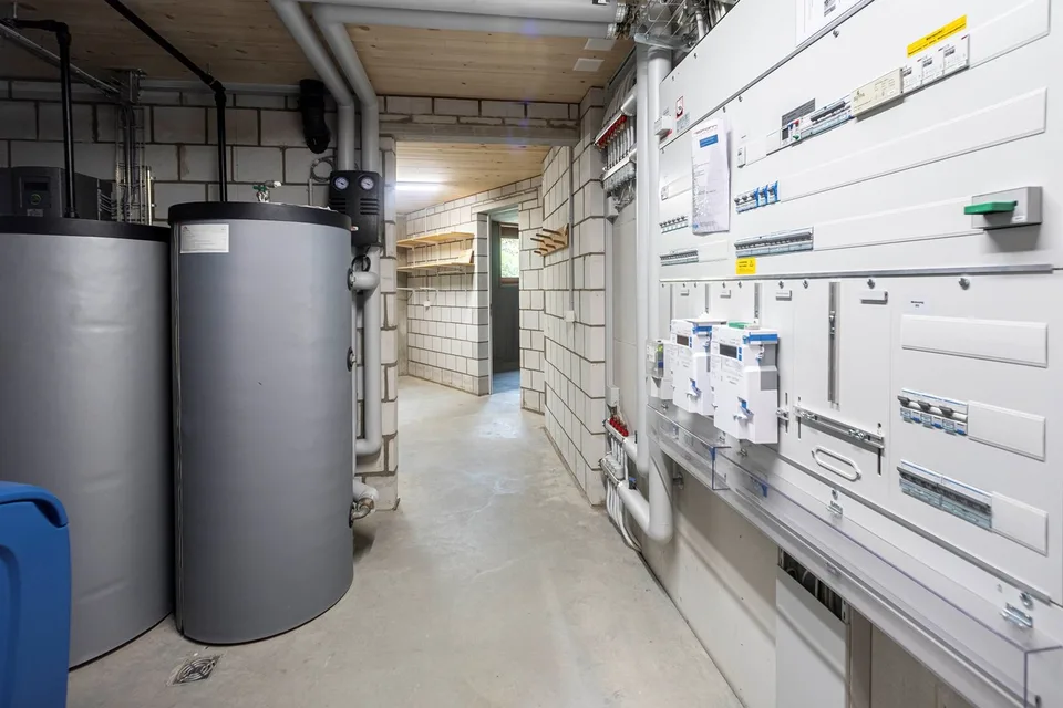 Modernes Wohnhaus mit separater Wohneinheit, Lift, Photovoltaik und viel Flexibilität – Foto 25 von 27