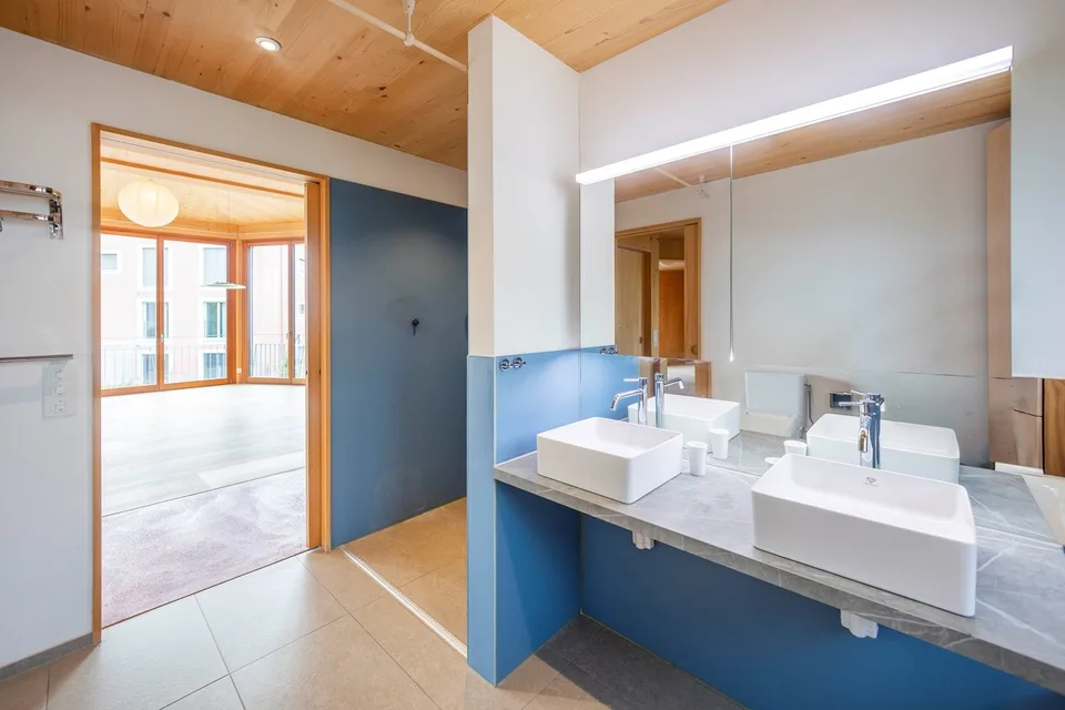 Modernes Wohnhaus mit separater Wohneinheit, Lift, Photovoltaik und viel Flexibilität – Foto 12 von 27