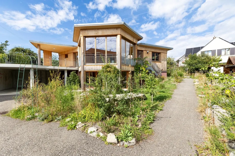 Modernes Wohnhaus mit separater Wohneinheit, Lift, Photovoltaik und viel Flexibilität – Foto 4 von 27
