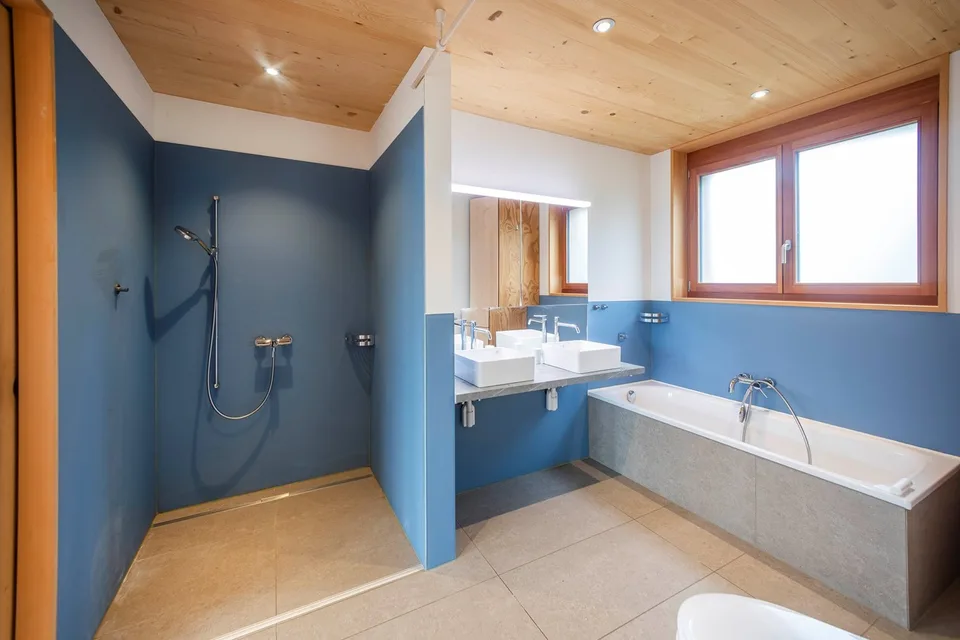 Modernes Wohnhaus mit separater Wohneinheit, Lift, Photovoltaik und viel Flexibilität – Foto 11 von 27