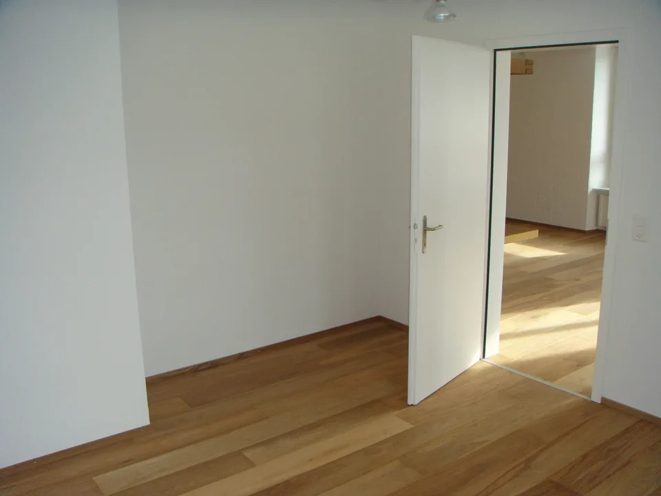 Grosszügige 2.5-Zimmerwohnung mit 38 m² sonniger Terrasse