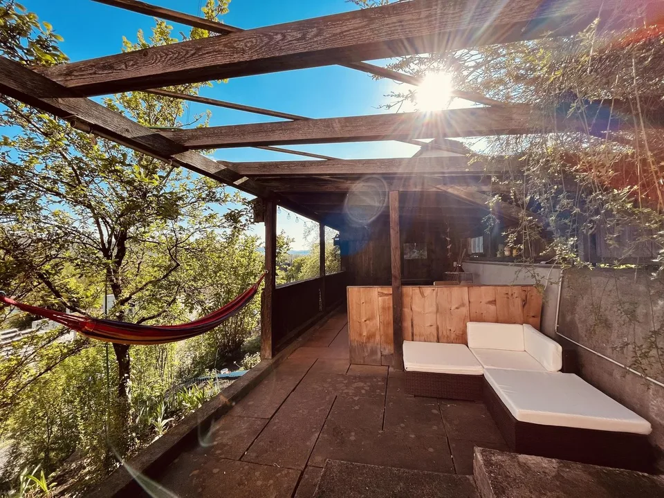 4½-Zimmer-Wohnung mit Garten, Terrasse und Aareblick
