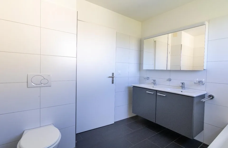 Grosszügige 4.5-Zimmer-Wohnung mit Balkon & Tiefgaragenplatz in Lenzburg