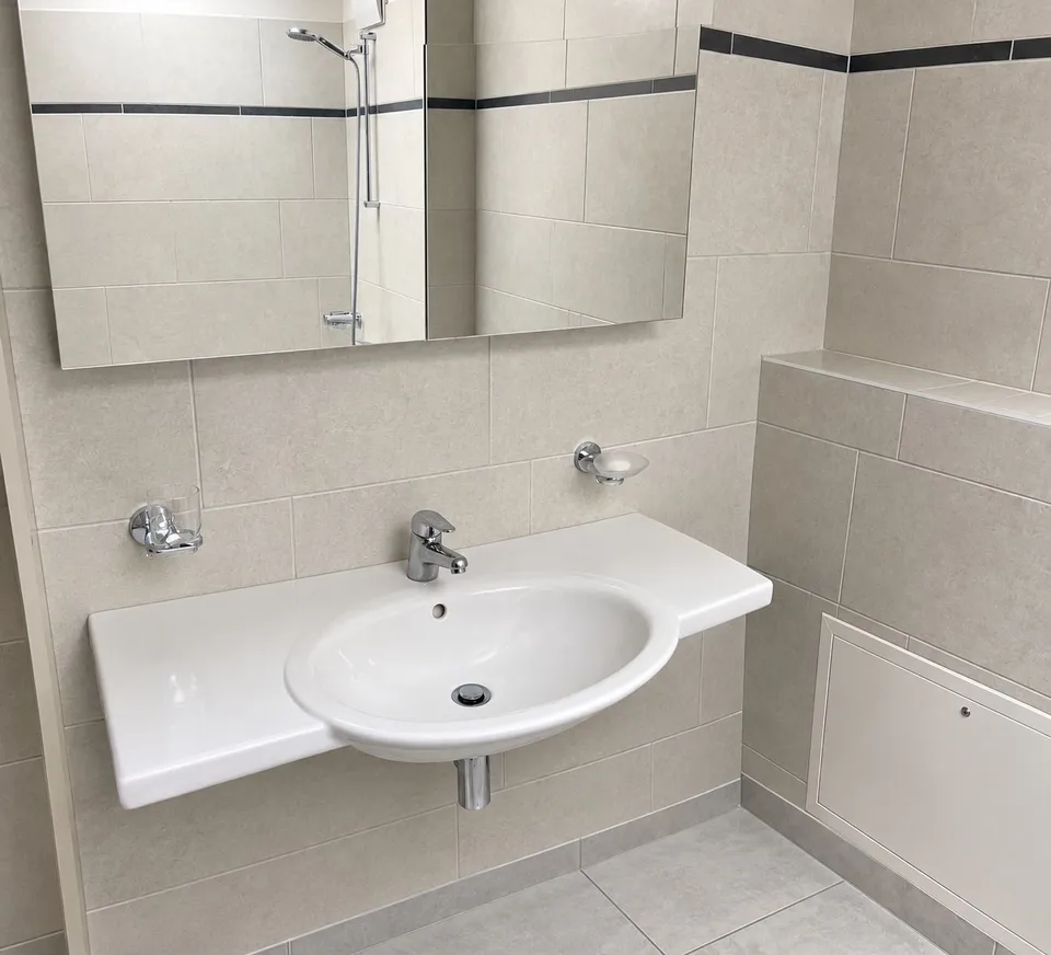 Nachmieter/in gesucht – wunderschöne 3.5-Zimmer-Dachwohnung in Domat/Ems