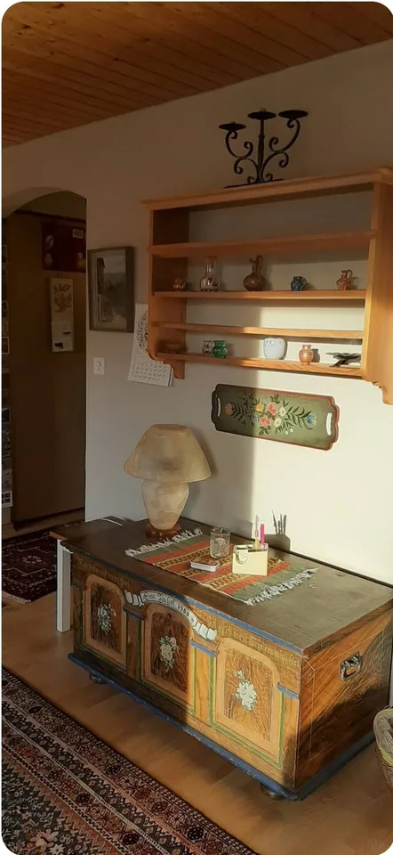 Suchen Sie eine ruhige, voll ​Grosszügige, voll möblierte 3.5-Zimmer-Wohnung in Heimberg – All-Inclusive

​Zur Untermiete steht eine wunderschöne, komplett möblierte 3.5-Zimmer-Wohnung bereit. Perfekt geeignet für Familien, Pendler, Berater, Fachkräfte od