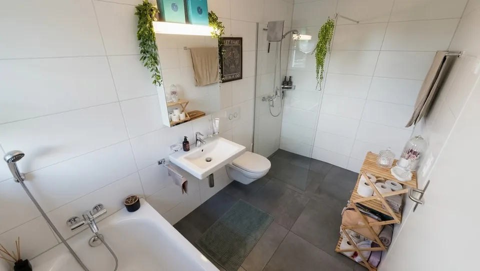 Helle, geräumige Dachwohnung mit grosser Terrasse