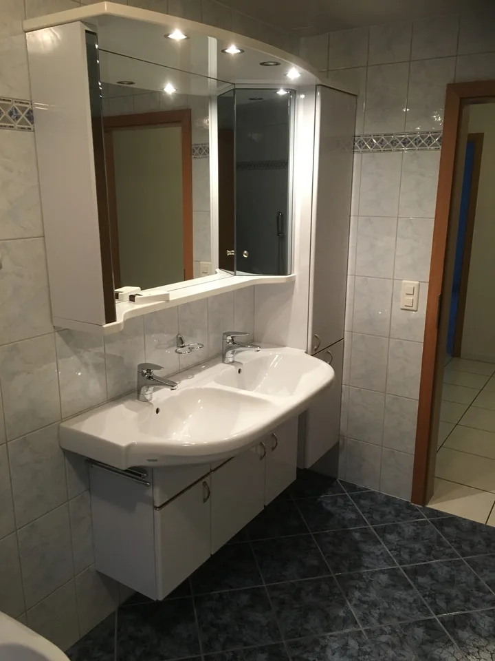 Moderne und gepflegte 4 1/2-Zimmerwohnung mit Bergsicht im malerischen Wägital Kanton Schwyz.