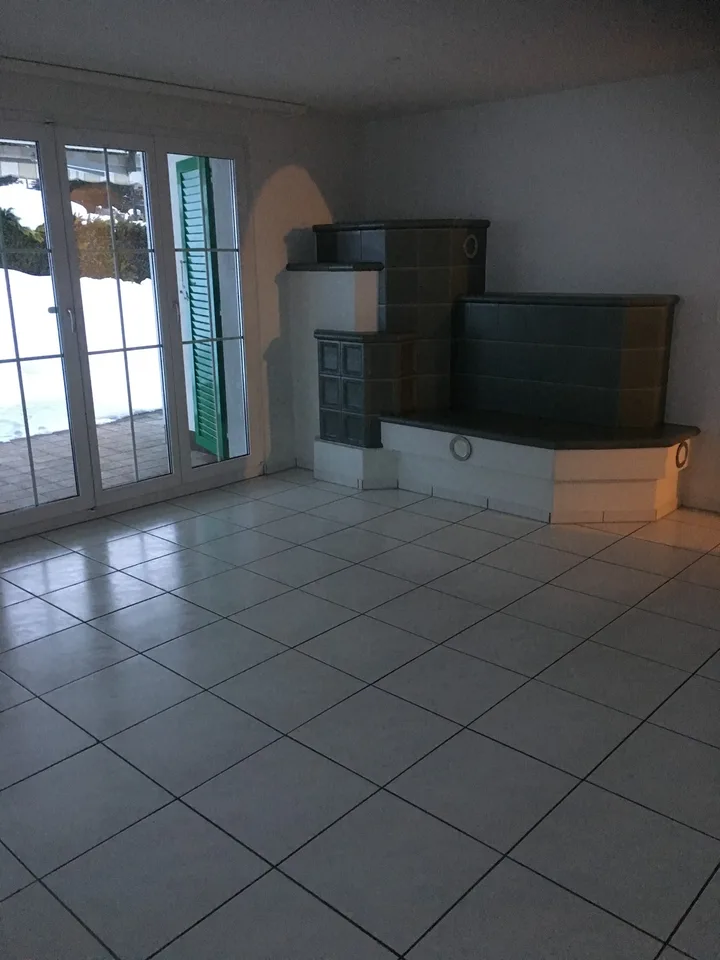 Moderne und gepflegte 4 1/2-Zimmerwohnung mit Bergsicht im malerischen Wägital Kanton Schwyz.