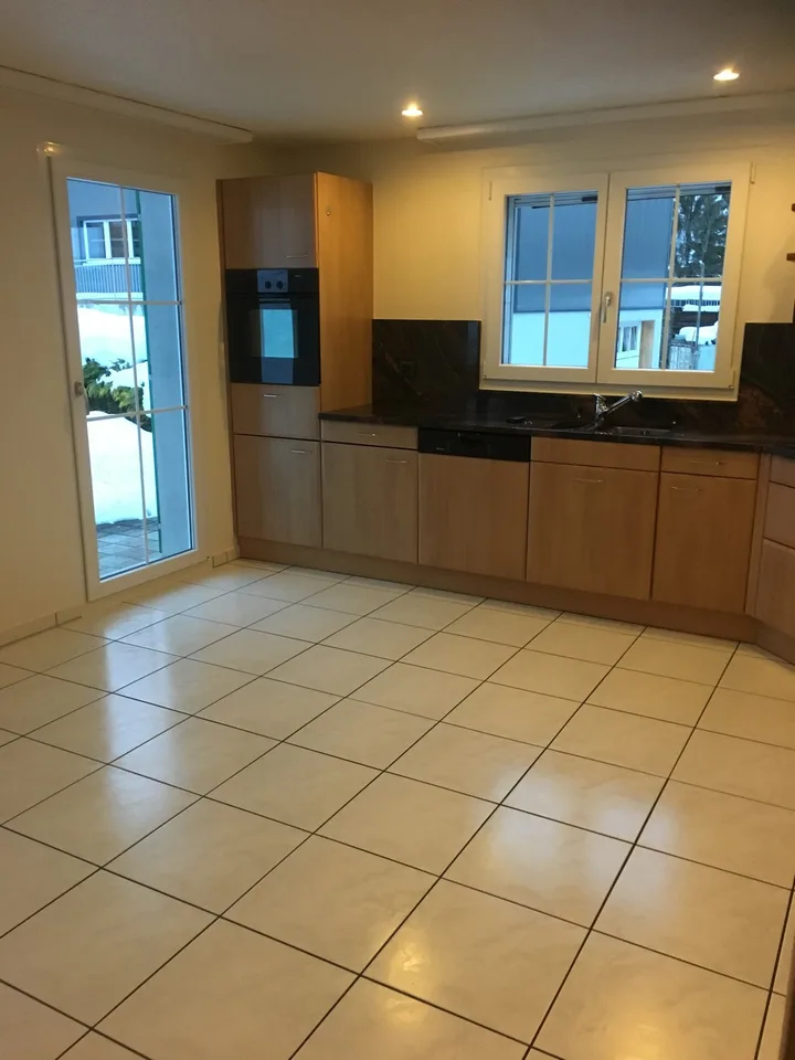 Moderne und gepflegte 4 1/2-Zimmerwohnung mit Bergsicht im malerischen Wägital Kanton Schwyz.