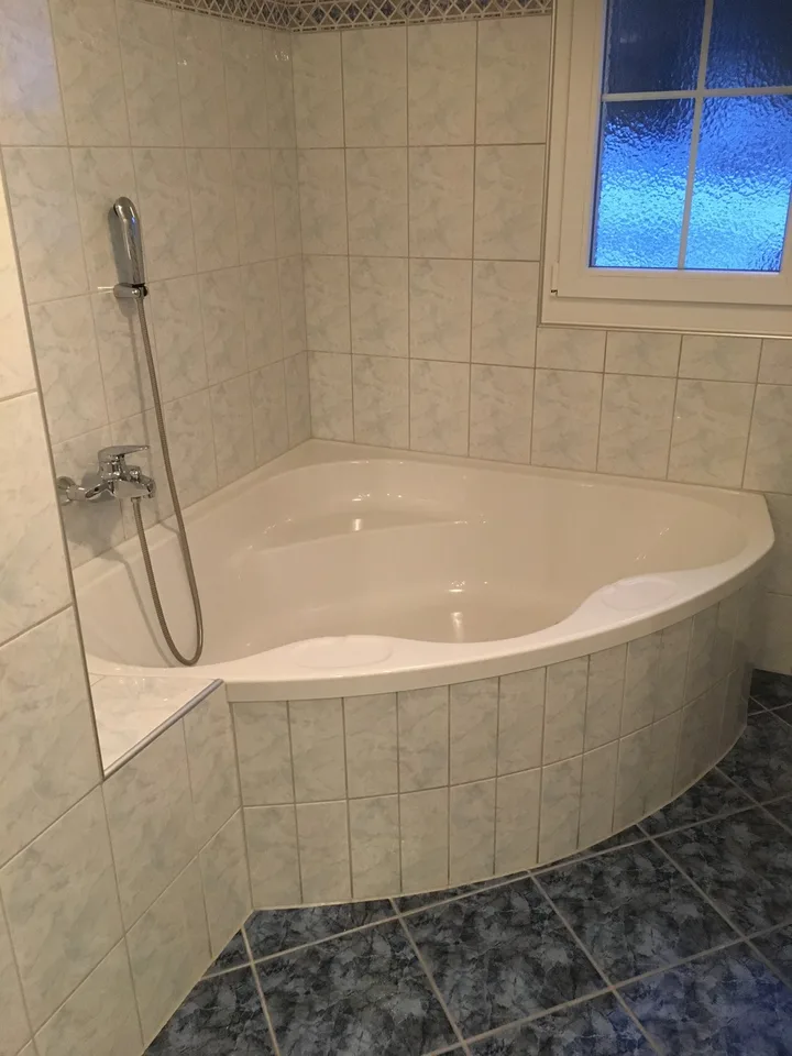 Moderne und gepflegte 4 1/2-Zimmerwohnung mit Bergsicht im malerischen Wägital Kanton Schwyz.