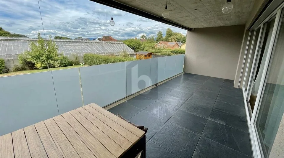 Modern and Puristic by the Lake