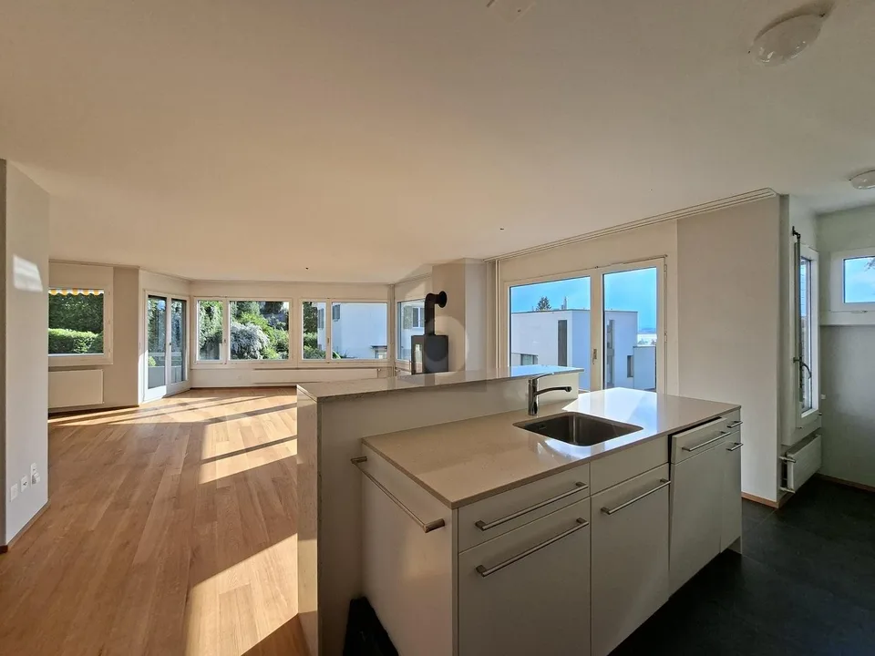 STILVOLL WOHNEN MIT EXKLUSIVEM BLICK