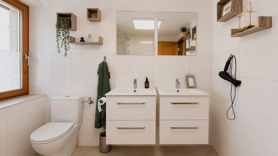 4.5-Zi.-Wohnung | Panorama, Balkon, Terrasse | Sauna | Strom & WLAN inkl. | Möblierung mgl.
