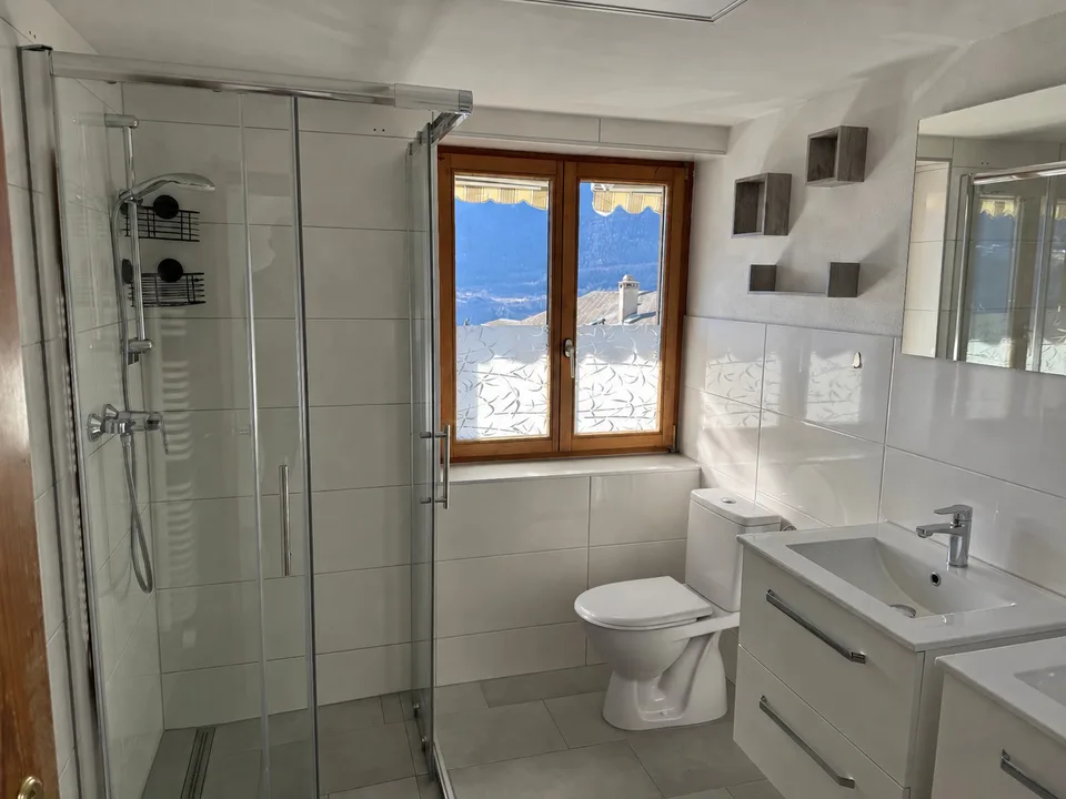 4.5-Zi.-Wohnung | Panorama, Balkon, Terrasse | Sauna | Strom & WLAN inkl. | Möblierung mgl.