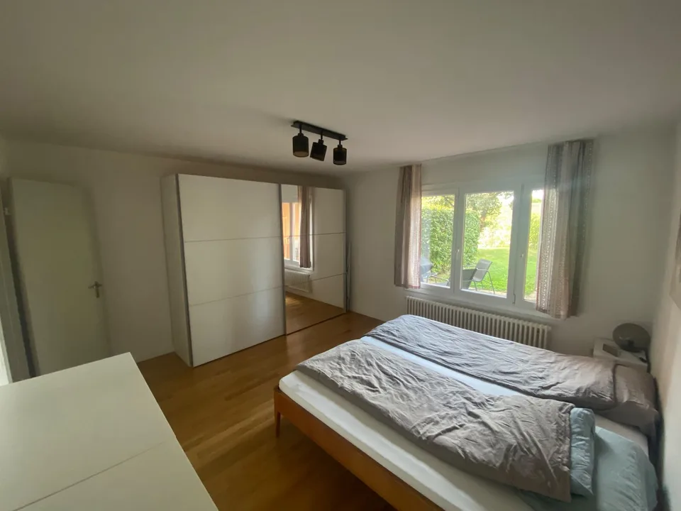 Grosszügige 2.5-Zimmer-Wohnung mit Gartensitzplatz & Cheminée