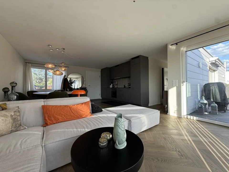 Helle möblierte 2.5-Zimmerwohnung mit Weitsicht in Zürich-Wipkingen – Foto 3 von 7