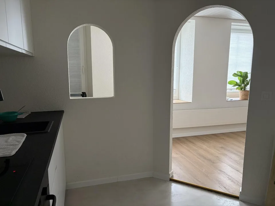 Erstbezug nach Sanierung: Helle 1.5-Zimmer-Wohnung