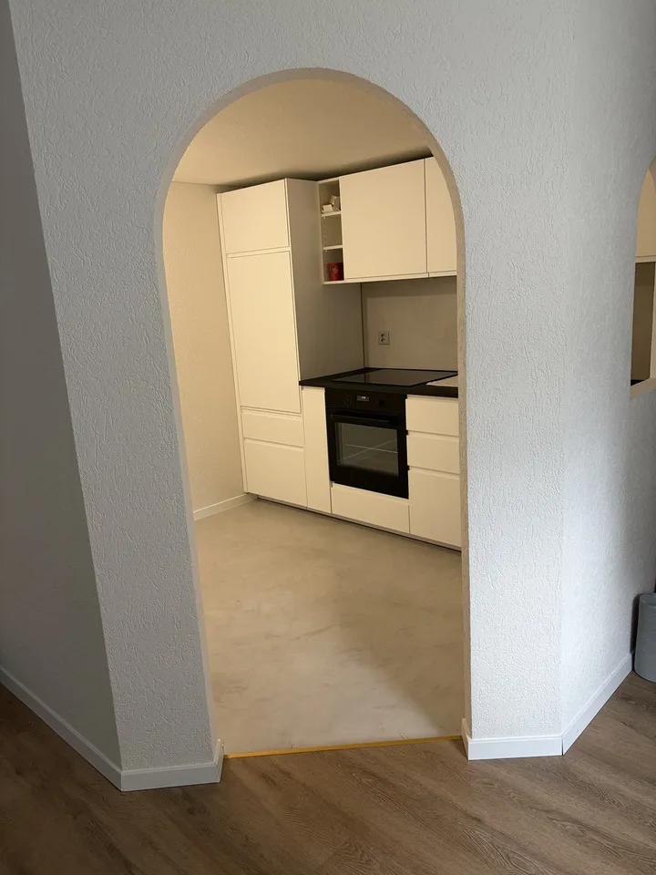 Erstbezug nach Sanierung: Helle 1.5-Zimmer-Wohnung
