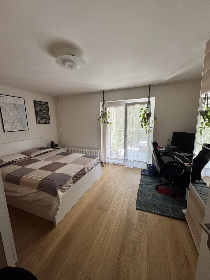 Moderne Stadtwohnung mit Balkon – zentrale Lage in der Innenstadt – Foto 3 von 8