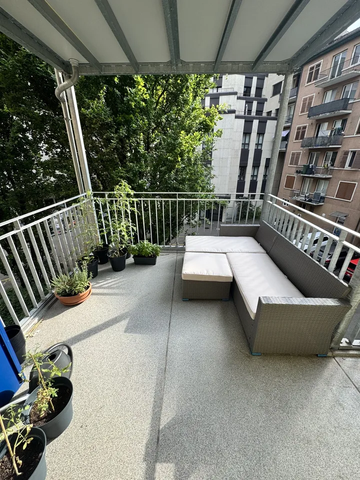 Moderne Stadtwohnung mit Balkon – zentrale Lage in der Innenstadt – Foto 7 von 8