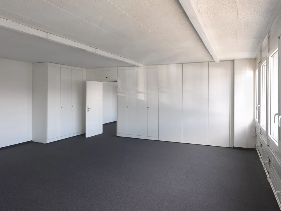 Lagerstrasse 14, 8600 Dübendorf - CHF 145 exkl. NK pro m² / Jahr – photo 3 sur 5