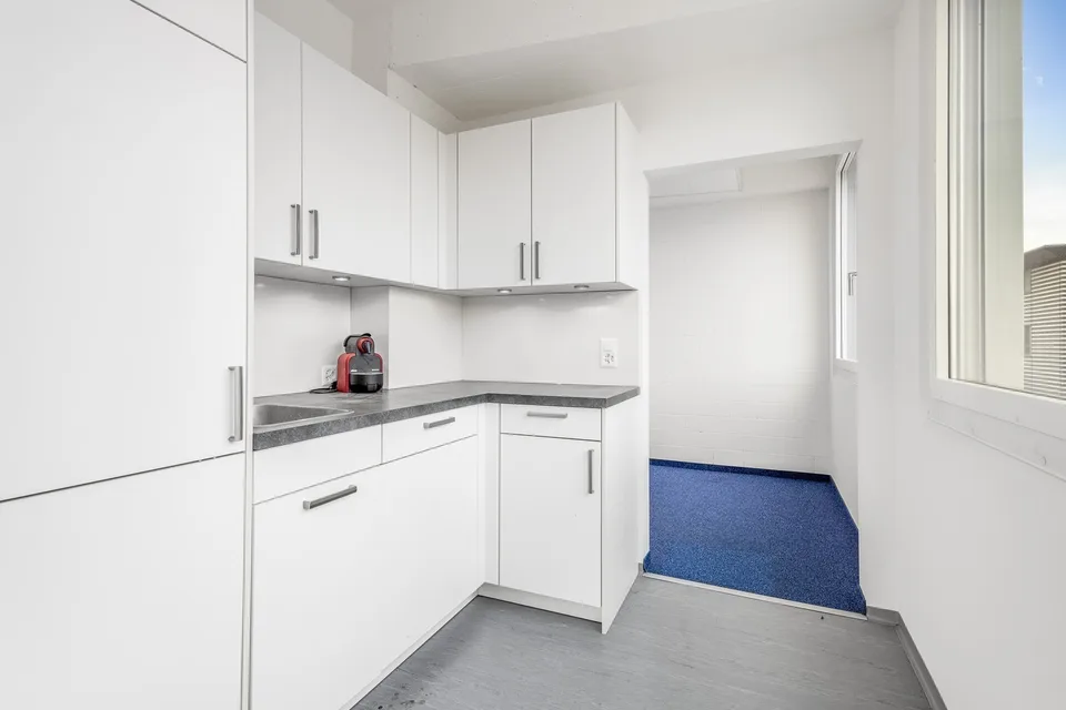 Fully developed office space ready for immediate occupancy – photo 12 of 15