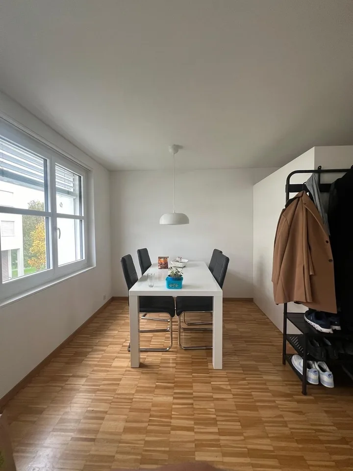 Zimmer für Wochenaufenthalter (Mo–Fr) in moderner Wohnung in Zug