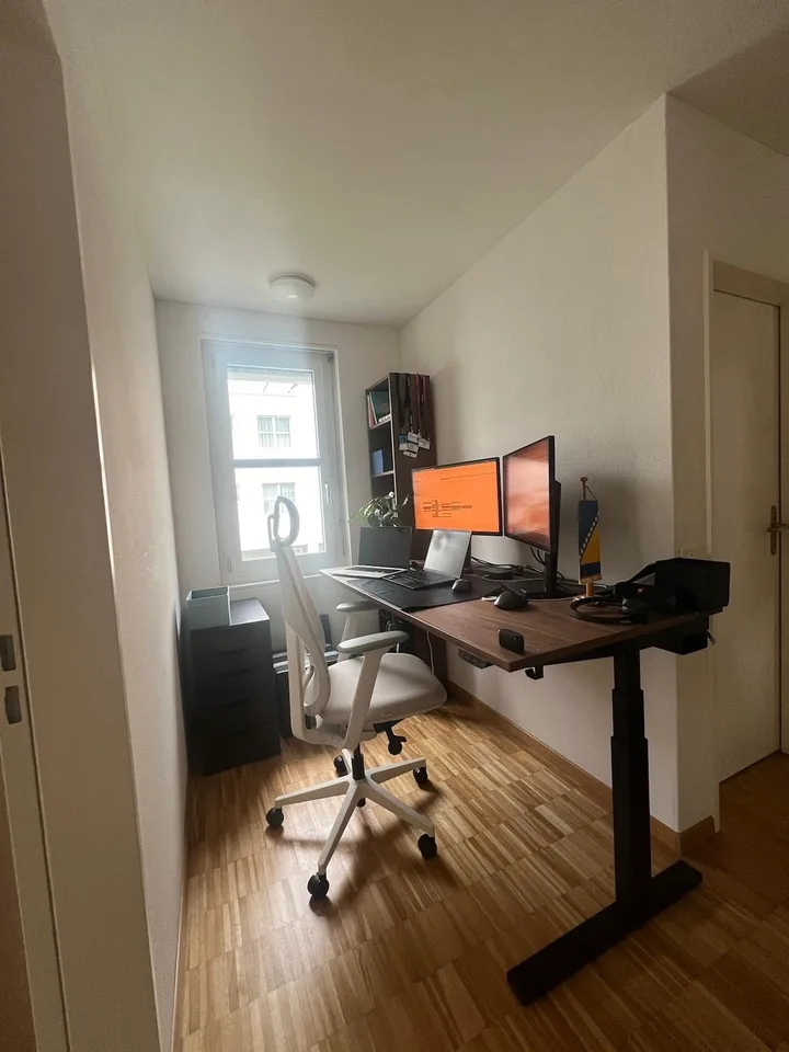 Zimmer für Wochenaufenthalter (Mo–Fr) in moderner Wohnung in Zug