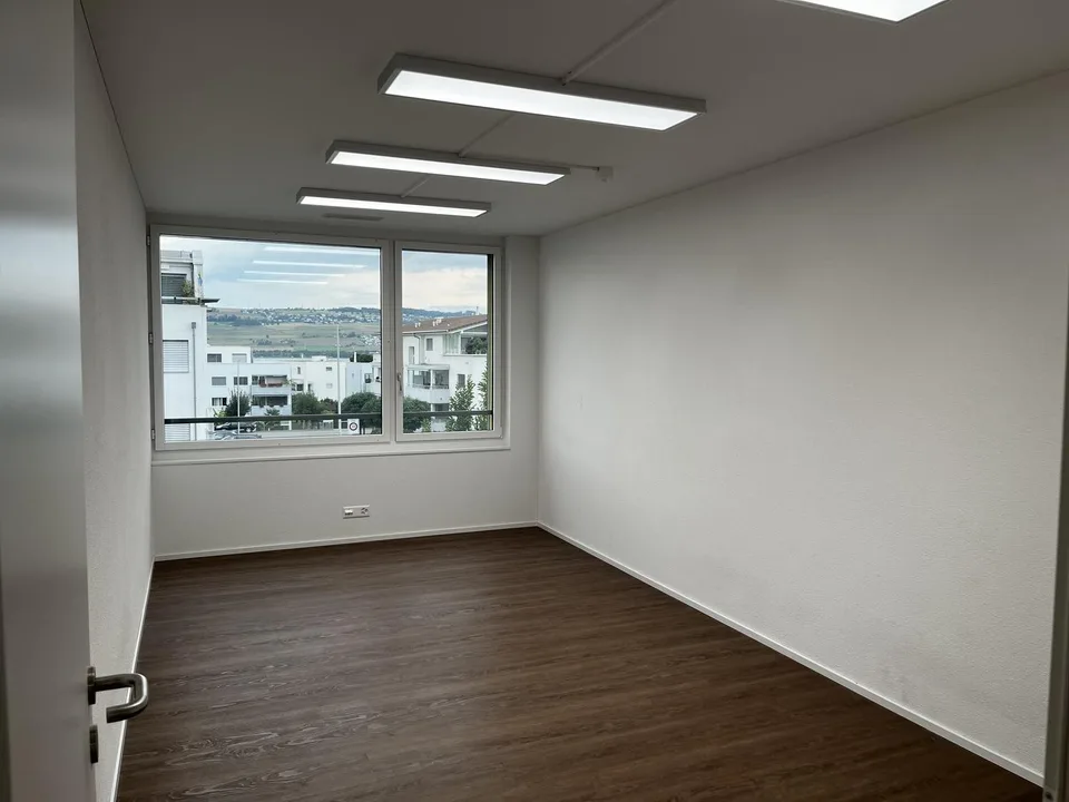 Helle Büro- oder Schulungsfläche – vielseitig nutzbar in Nottwil – Foto 6 von 13