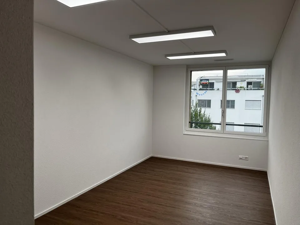 Helle Büro- oder Schulungsfläche – vielseitig nutzbar in Nottwil – Foto 5 von 13