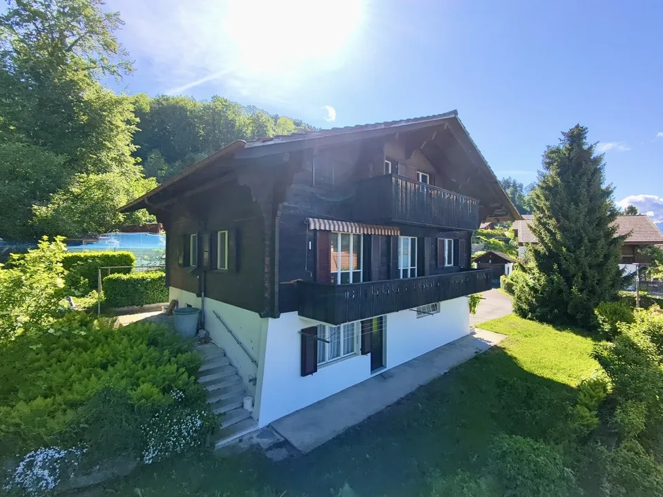 Hünibach: Haus an sonniger Lage über dem Thunersee – foto 3 di 9