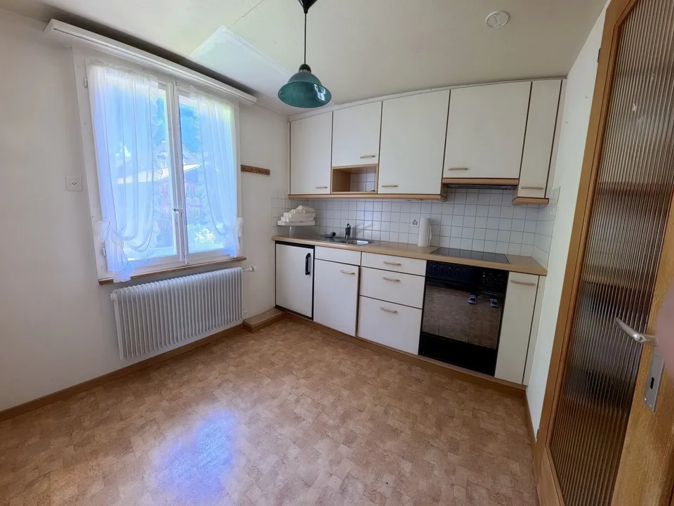 Hünibach: Haus an sonniger Lage über dem Thunersee – foto 9 di 9